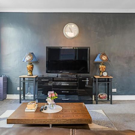 Rochdale 3 Bedroom House 2 Bath With Free Parking Sleeps 7 Ngoại thất bức ảnh