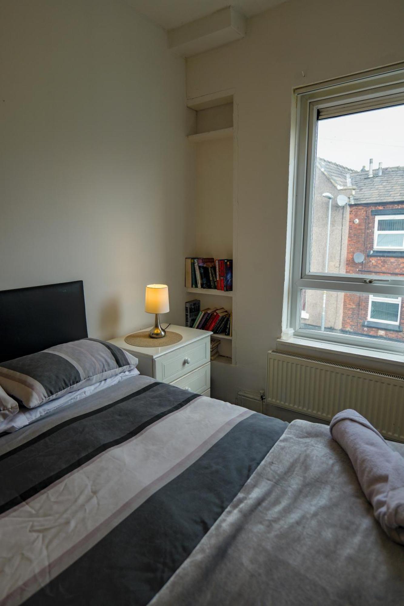 Rochdale 3 Bedroom House 2 Bath With Free Parking Sleeps 7 Ngoại thất bức ảnh