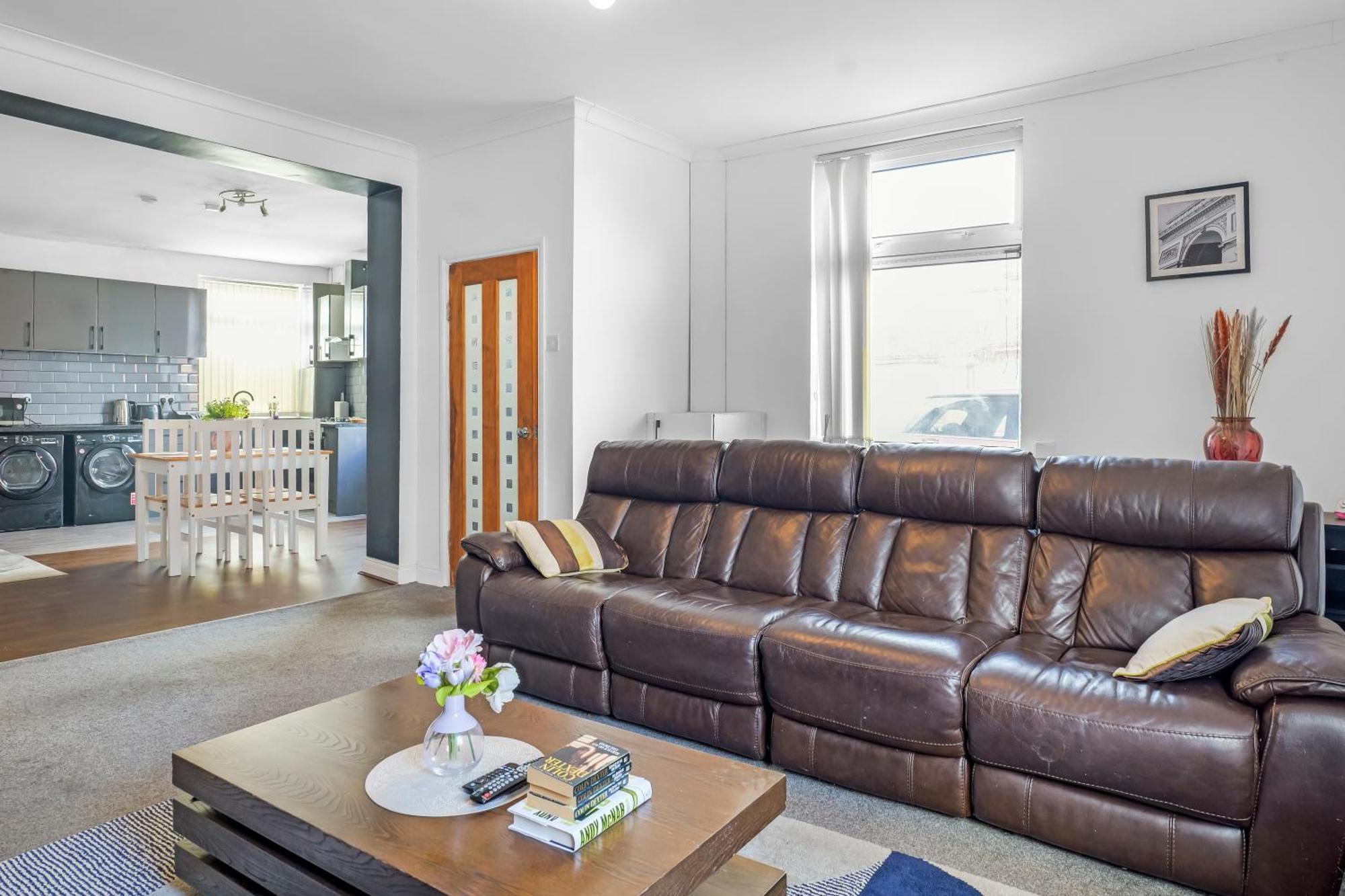 Rochdale 3 Bedroom House 2 Bath With Free Parking Sleeps 7 Ngoại thất bức ảnh