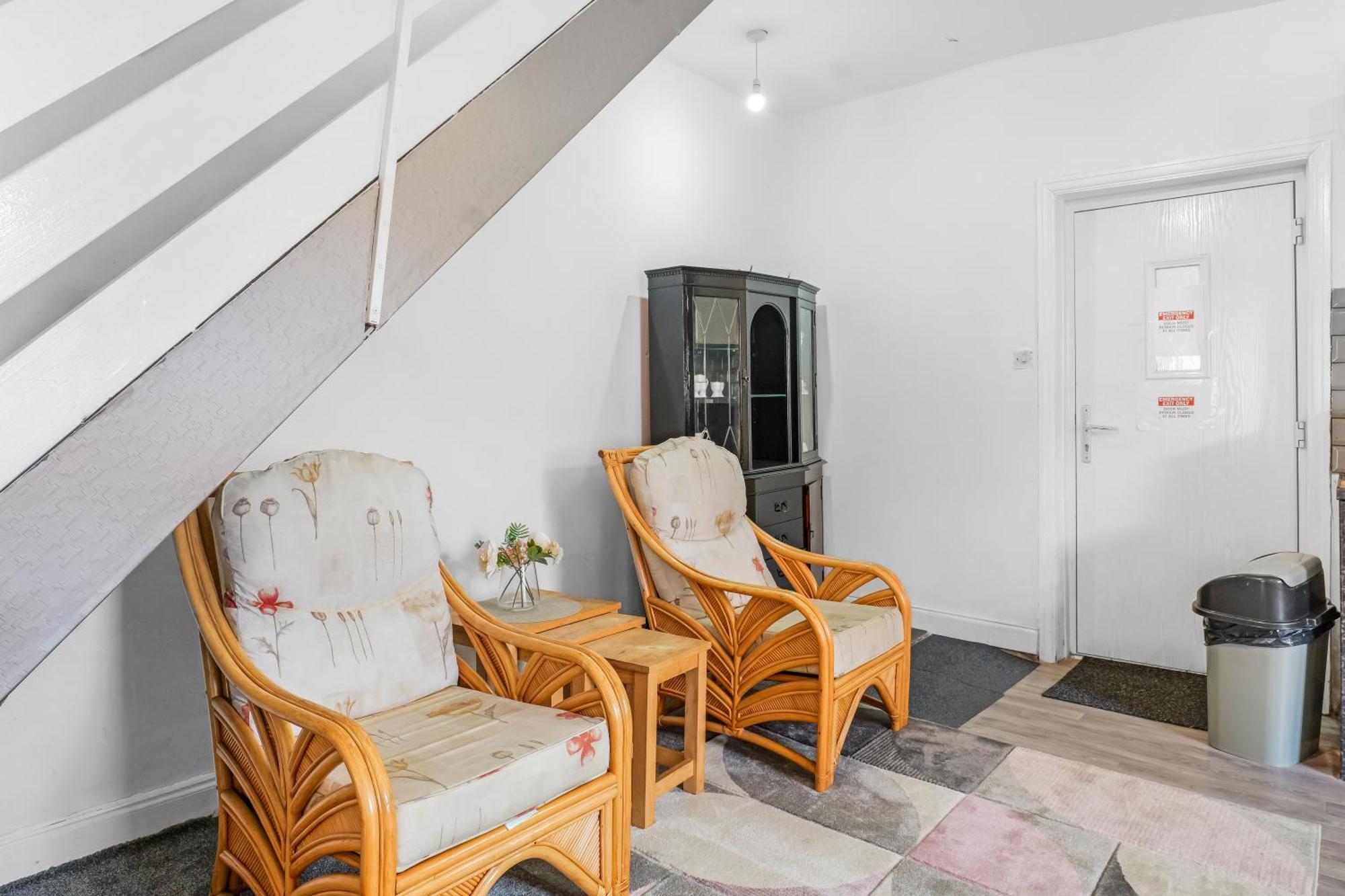 Rochdale 3 Bedroom House 2 Bath With Free Parking Sleeps 7 Ngoại thất bức ảnh