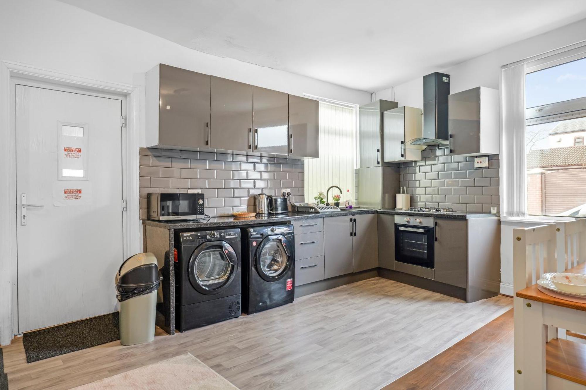 Rochdale 3 Bedroom House 2 Bath With Free Parking Sleeps 7 Ngoại thất bức ảnh